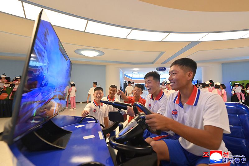 Students of revolutionary schools spend enjoyable days in Wonsan Kalma Coastal Tourist Area - Image 28