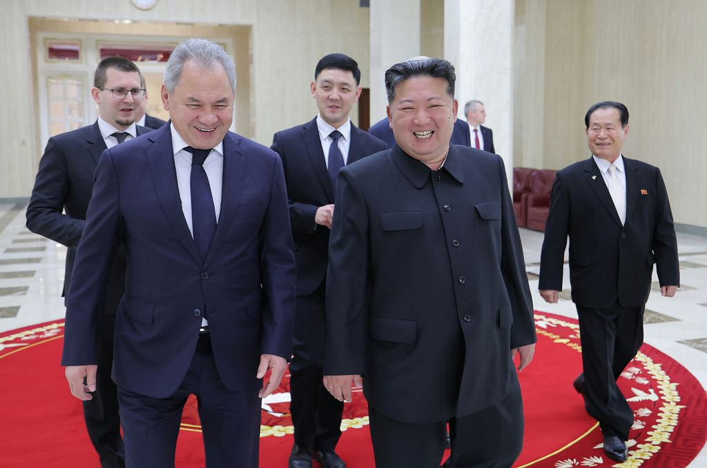 Respected Comrade Kim Jong Un Meets Secretary of Russian Security Council - Image 3