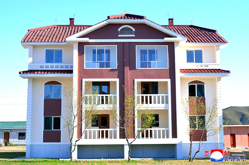 New houses built in Chongjin City - Image 4