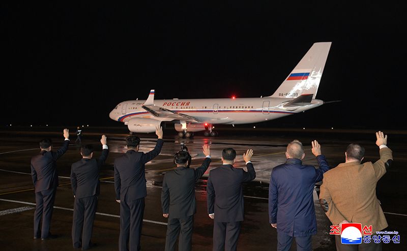 Russian economic delegation leaves
