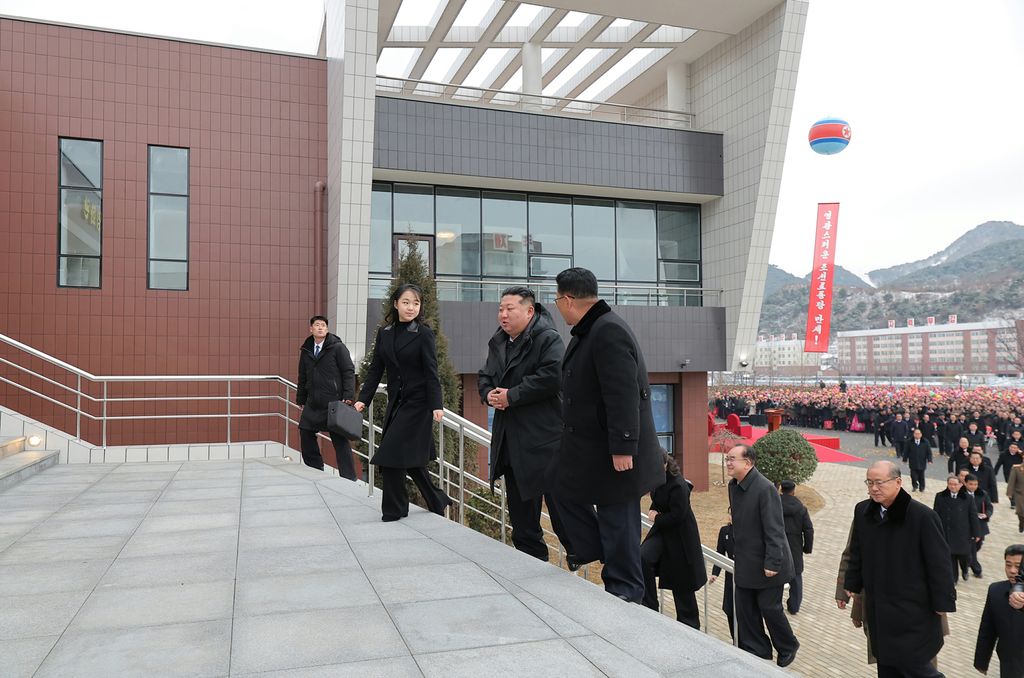 Inauguration Ceremony of Regional-industry Factories and Leisure Complex Held with Splendor in Kangdong County