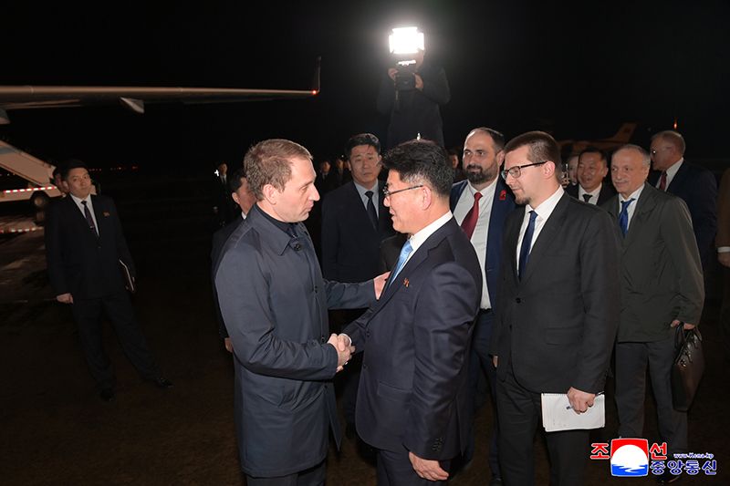 Russian economic delegation leaves - Image 2