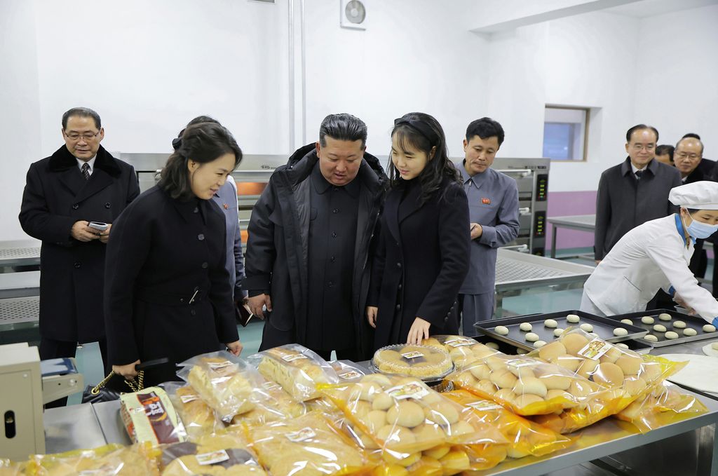 Inauguration Ceremony of Regional-industry Factories and Leisure Complex Held with Splendor in Kangdong County - Image 47