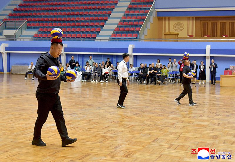 Participants in Kim Il Sung - Kim Jong Il Foundation Conference hold joint friendship gathering - Image 10