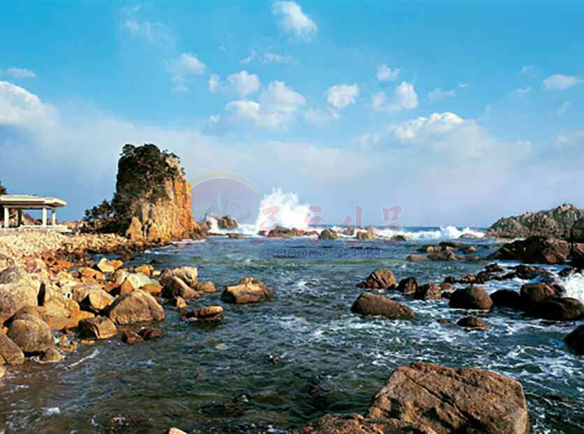 Celebrated Mountain with Unique Natural Scenery - Image 5