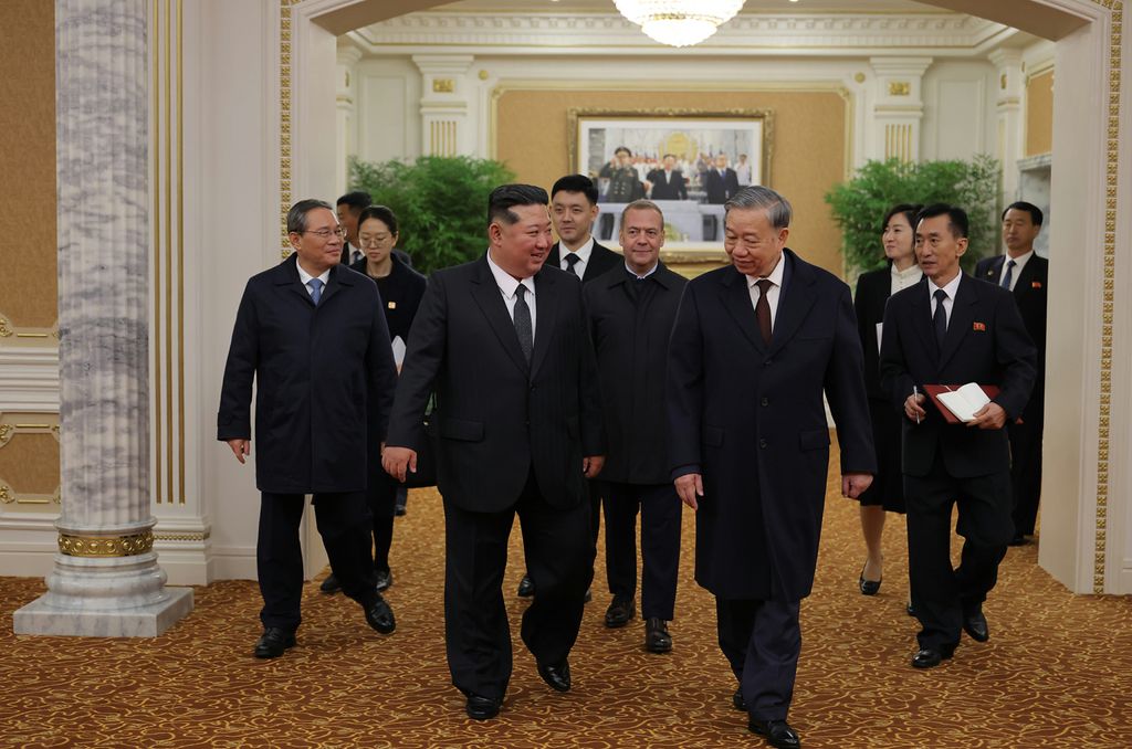 Miltary Parade Marks 80th Founding Anniversary of WPK - Image 79