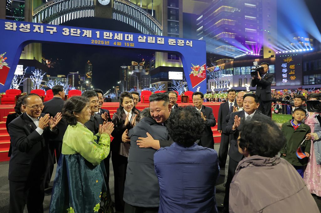 Another Spectacular Appearance Symbolic of New Heyday of Pyongyang Construction and Efflorescence of Pyongyang CultureInauguration Ceremony of 10 000 Flats at Third Stage in Hwasong Area Takes Place with Splendour - Image 27