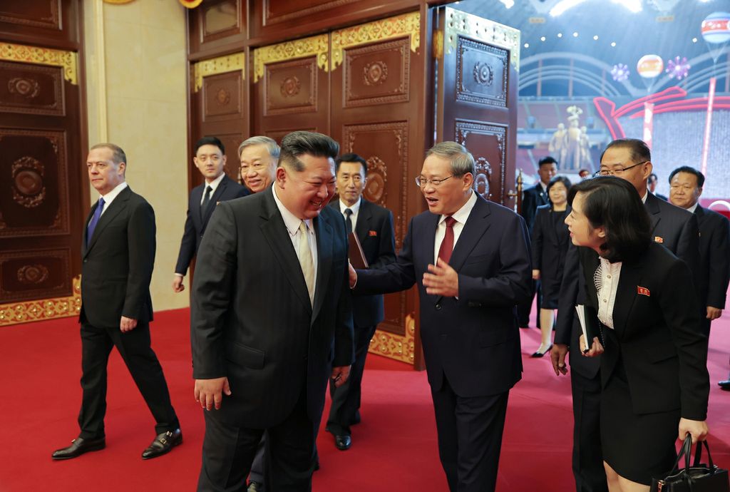 Grand Mass Gymnastics and Artistic Performance for Celebrating WPK Founding Anniversary Given in DPRK - Image 7