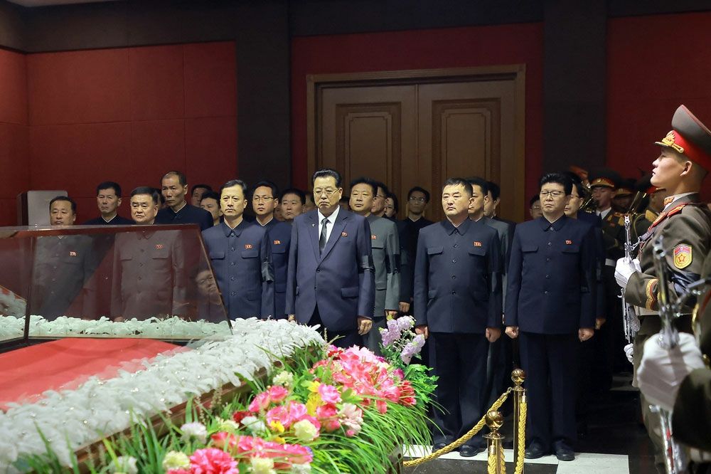 Officials of Party, Power and Armed Forces Organs, Ministries and National Agencies Visit Bier of Kim Yong Nam