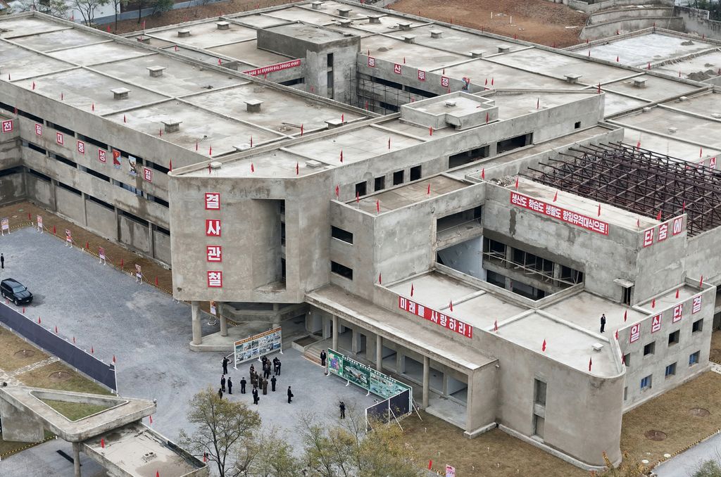 Respected Comrade Kim Jong Un Gives Field Guidance at School Things Factory and School Fixtures Factory under Construction - Image 3