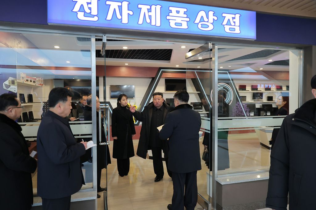 Inauguration Ceremony of Regional-industry Factories and Leisure Complex Held with Splendor in Kangdong County - Image 11