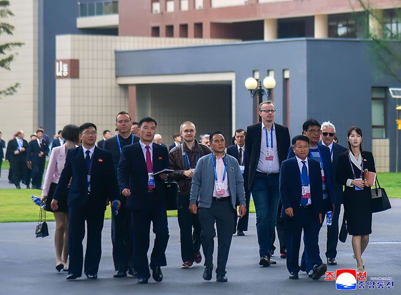 Participants in international seminar on Juche idea visit different places - Image 4