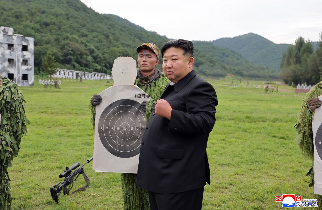 RespectedComrade Kim Jong Un visits special operations training base under General Staff of KPA and learns about training of soldiers