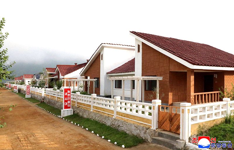 New houses built in Songgan County - Image 4