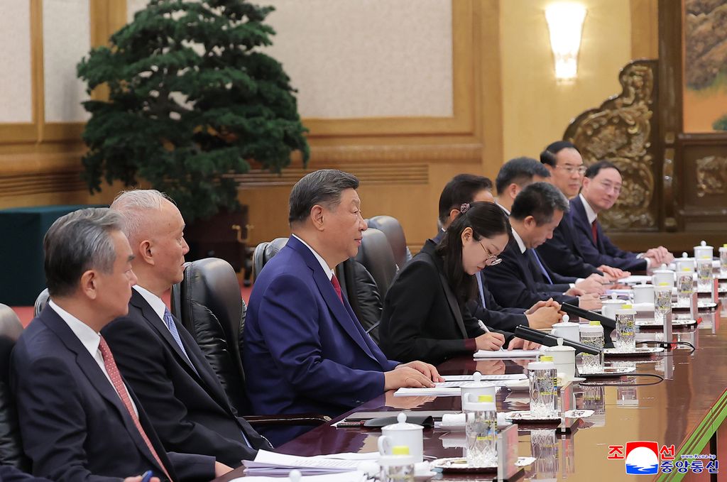 RespectedComrade Kim Jong Un has talks withComradeXi Jinping - Image 2