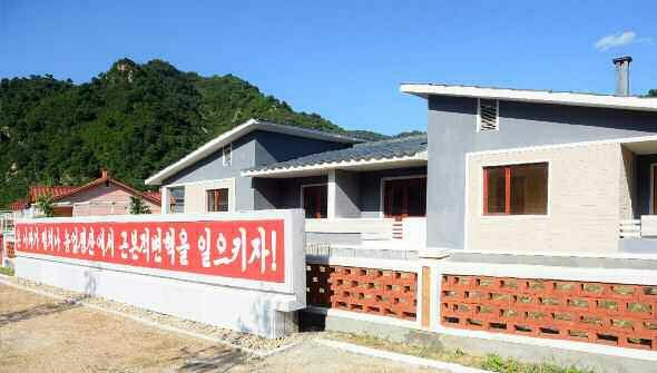 New Houses Built in Changsong County of North Phyongan Province - Image 3