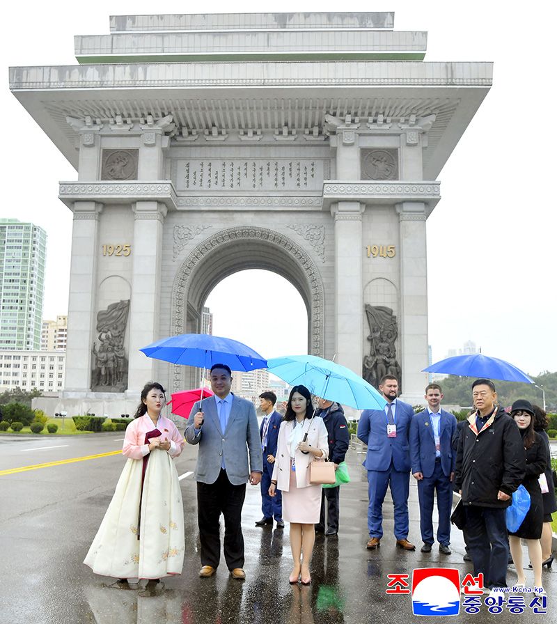 Delegation of Kim Il Sung - Kim Jong Il Foundation Conference visits Tower of Juche Idea - Image 5