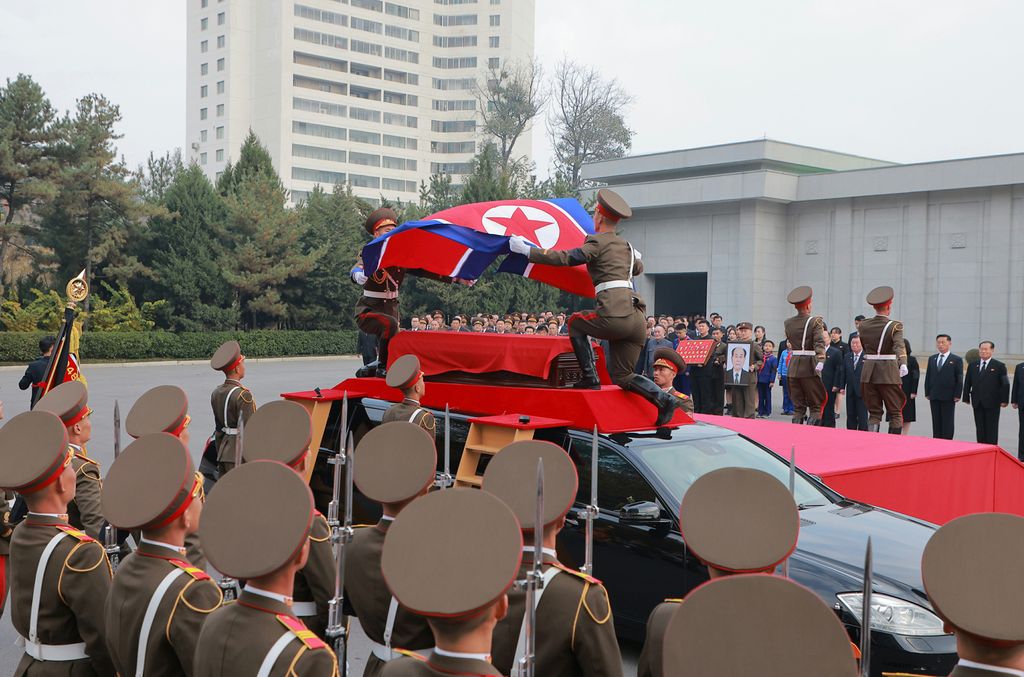 Funeral for Late Kim Yong Nam Held - Image 2