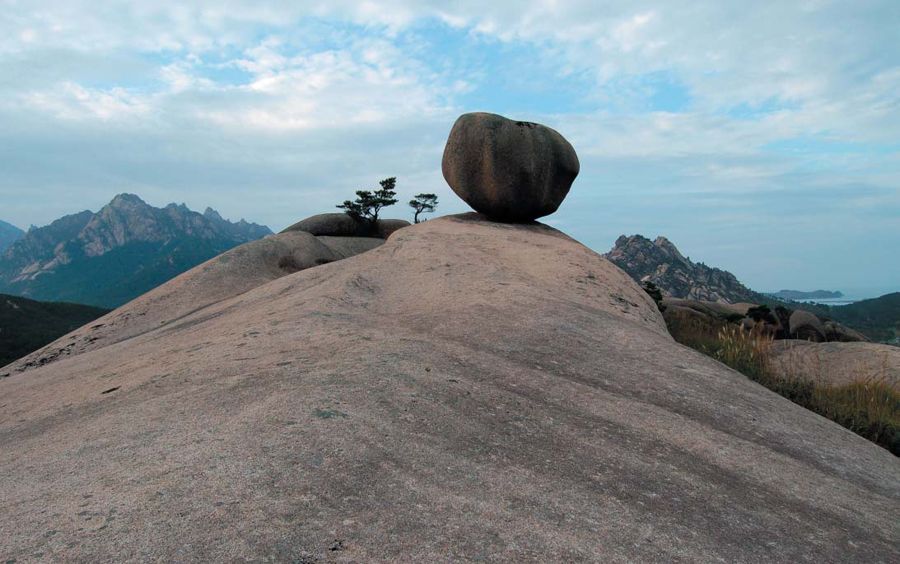 Egg Rock of Mt Kumgang, Living Monument - Image 2