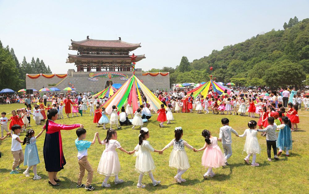 Joint Friendship Gathering Marks International Children’s Day