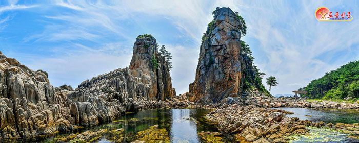 Living Monument Gate to Sea Kumgang