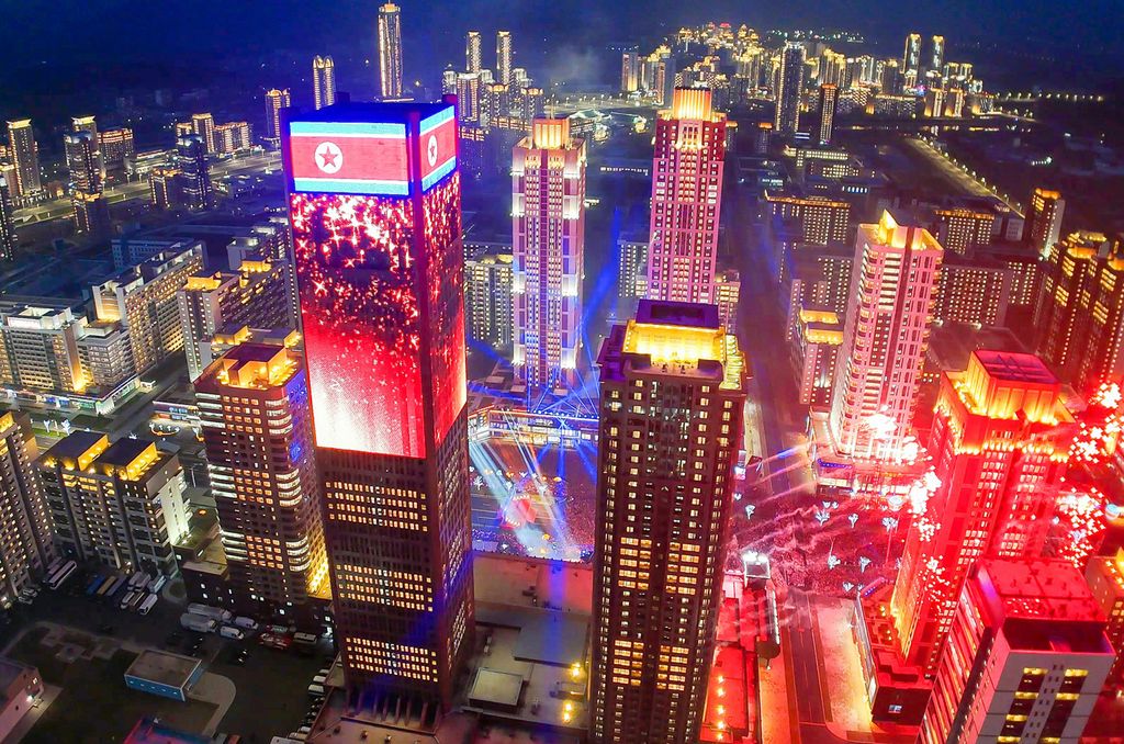 Another Spectacular Appearance Symbolic of New Heyday of Pyongyang Construction and Efflorescence of Pyongyang CultureInauguration Ceremony of 10 000 Flats at Third Stage in Hwasong Area Takes Place with Splendour - Image 17