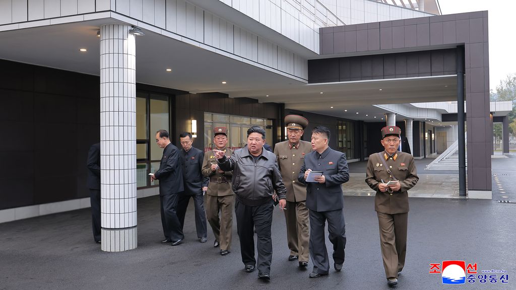 RespectedComrade Kim Jong Un visits Kangdong County Hospital nearing completion - Image 10