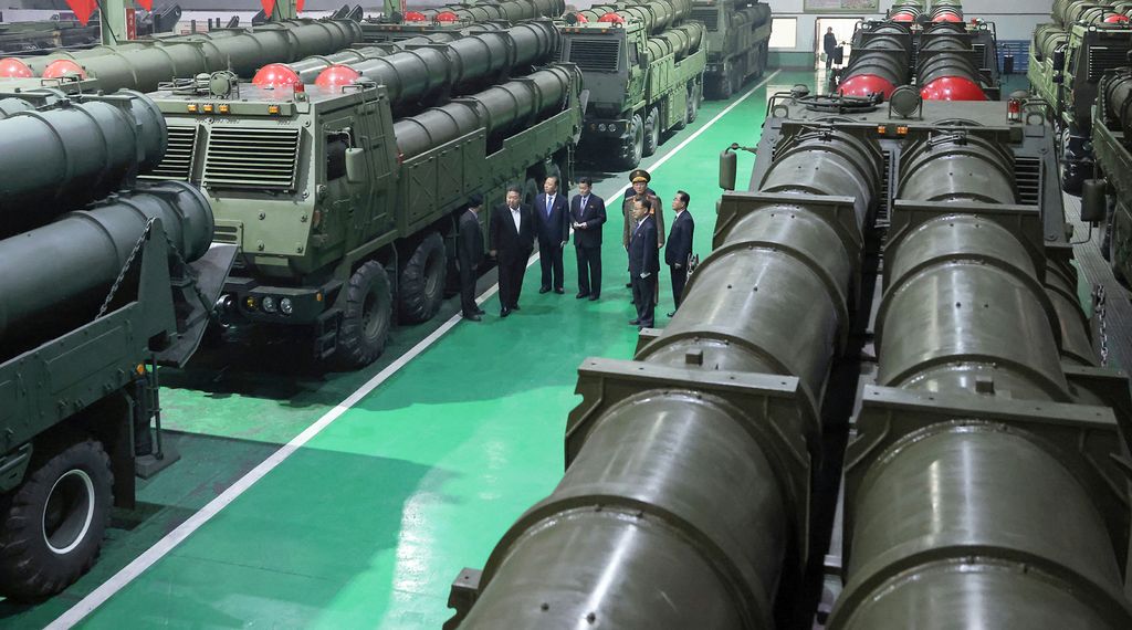 Respected Comrade Kim Jong Un Gives Field Guidance at Major Munitions Industry Enterprise - Image 2