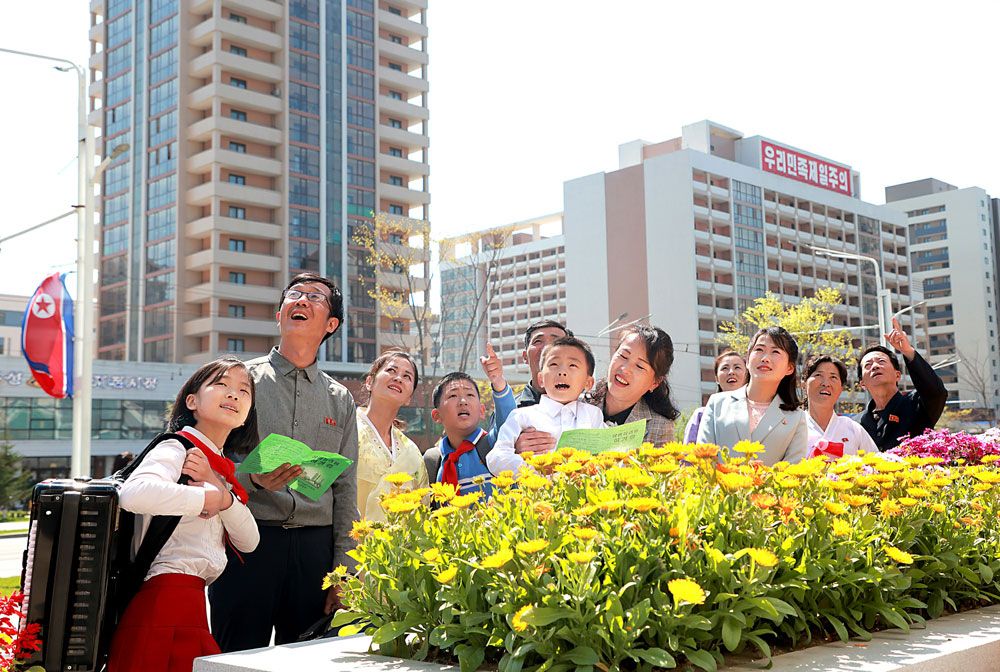 Citizens Move into New Flats in Hwasong Area of DPRK - Image 7