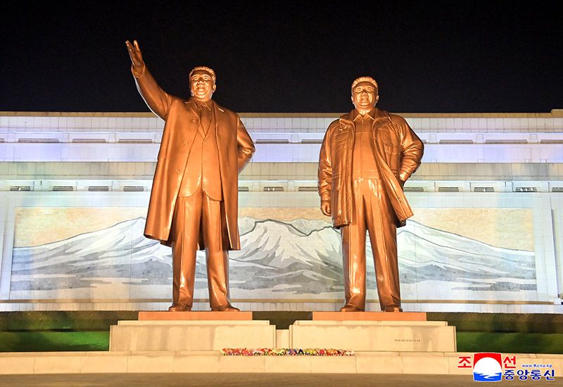 Korean students from Japan pay floral tribute to President Kim Il Sung and Chairman Kim Jong Il  - Image 2