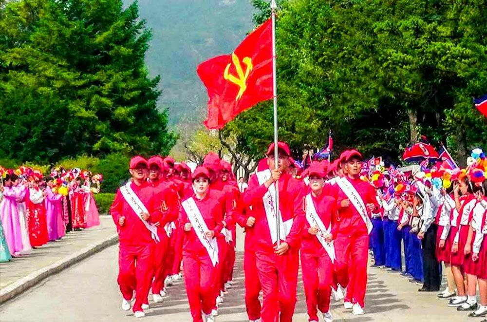 Letter of Loyalty Relay Teams Heading for Pyongyang - Image 3