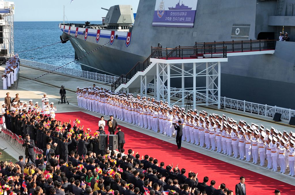 Vigorous Advance and Development of Revolution in Warship-building Industry and Modernization of Naval Forces in New Era Ceremony of Launching Destroyer of KPA Navy Takes Place with Splendour - Image 38