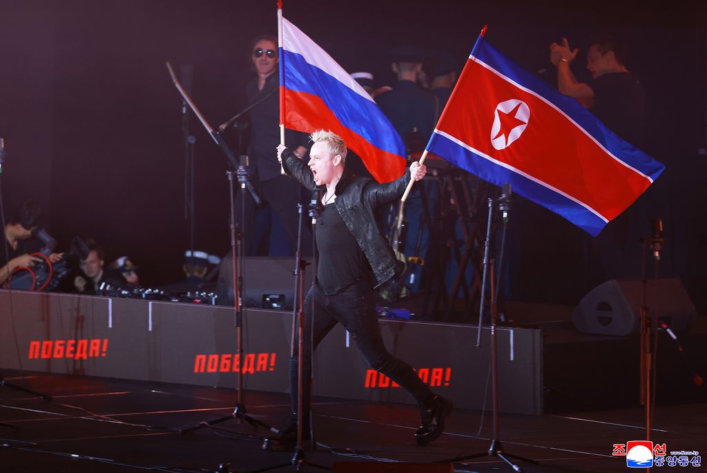 Russian artistes give artistic performance - Image 8