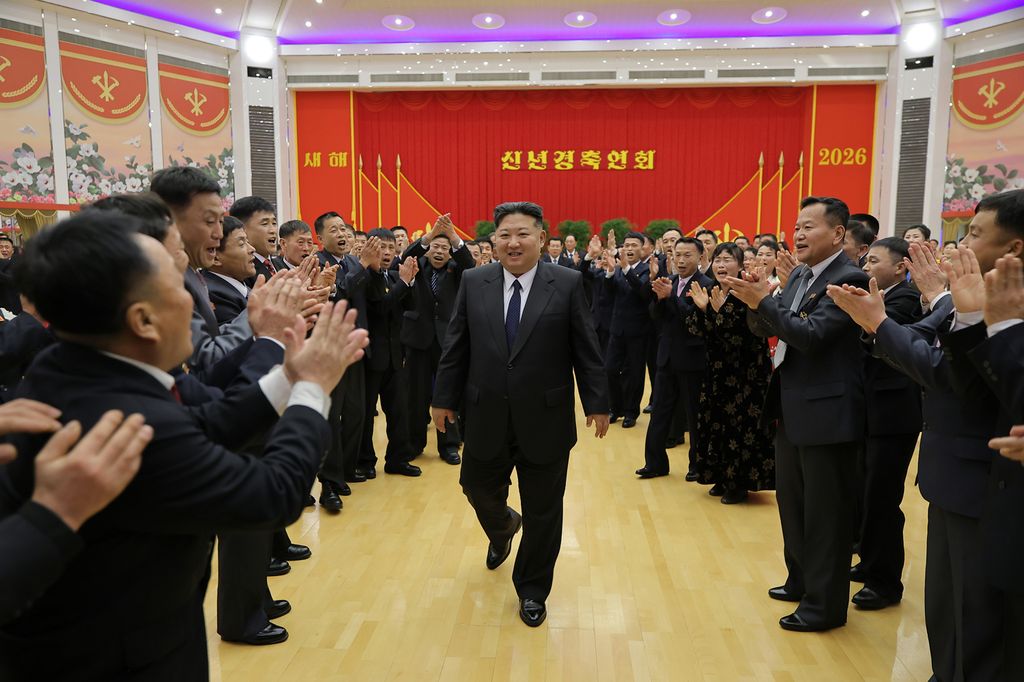 Banquet for Labor Innovators and Meritorious Persons Given in Celebration of New Year - Image 4