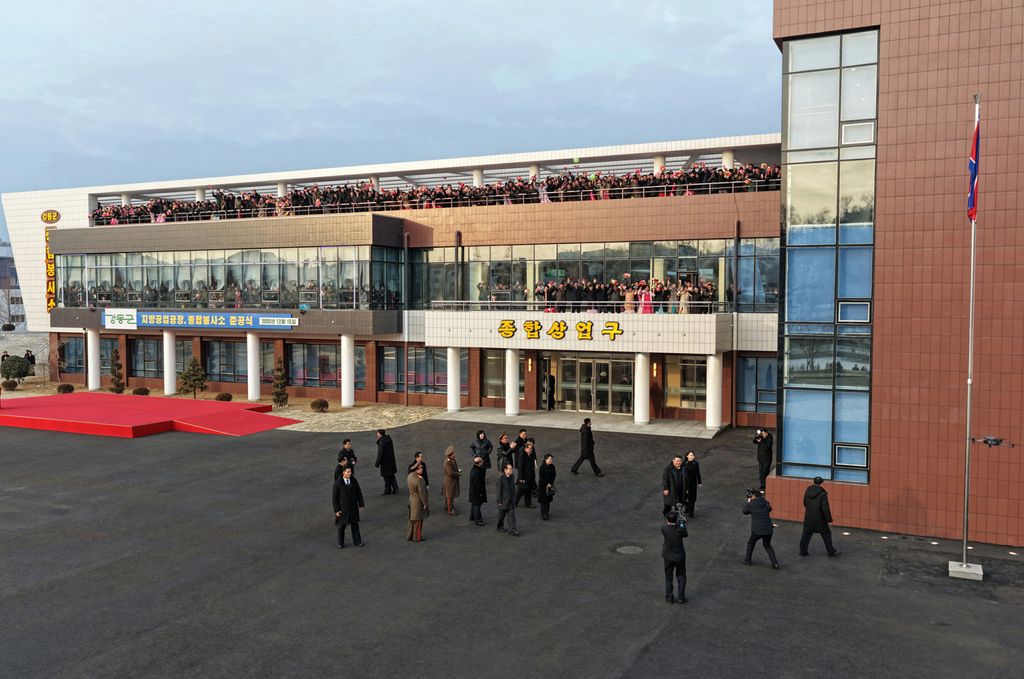 Inauguration Ceremony of Regional-industry Factories and Leisure Complex Held with Splendor in Kangdong County - Image 30