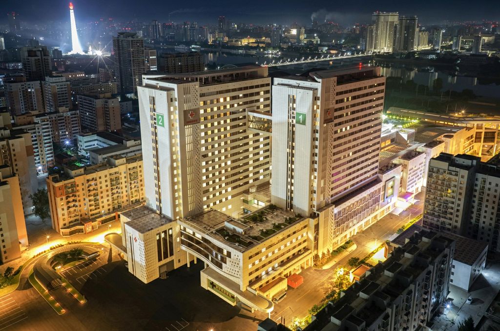 Respected Comrade Kim Jong Un Visits Pyongyang General Hospital Nearing Inauguration - Image 29