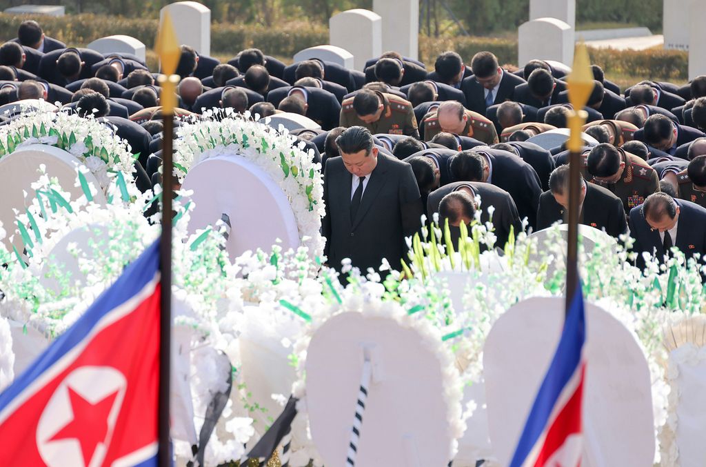 Funeral for Late Kim Yong Nam Held - Image 13
