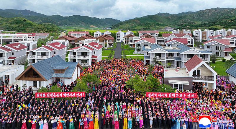 Residents of Ragwonpho move into new houses - Image 18