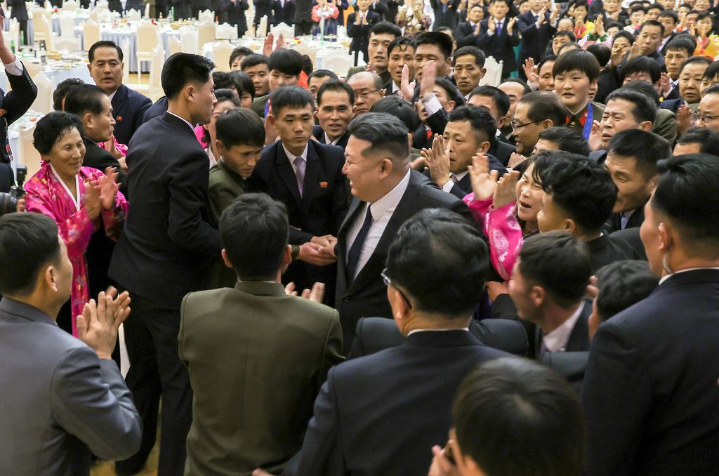 Banquet for Labor Innovators and Meritorious Persons Given in Celebration of New Year