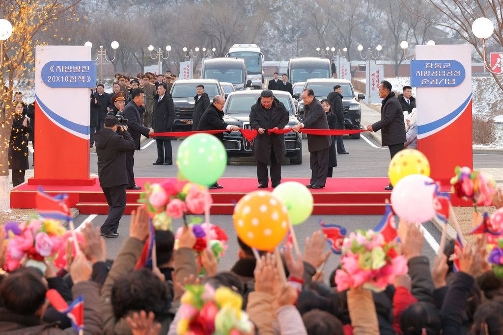 Inauguration Ceremony of Regional-industry Factories and Leisure Complex Held with Splendor in Kangdong County - Image 35