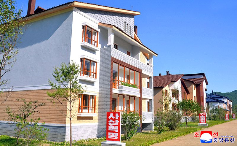 Farmers move into new houses in Hoeryong - Image 4