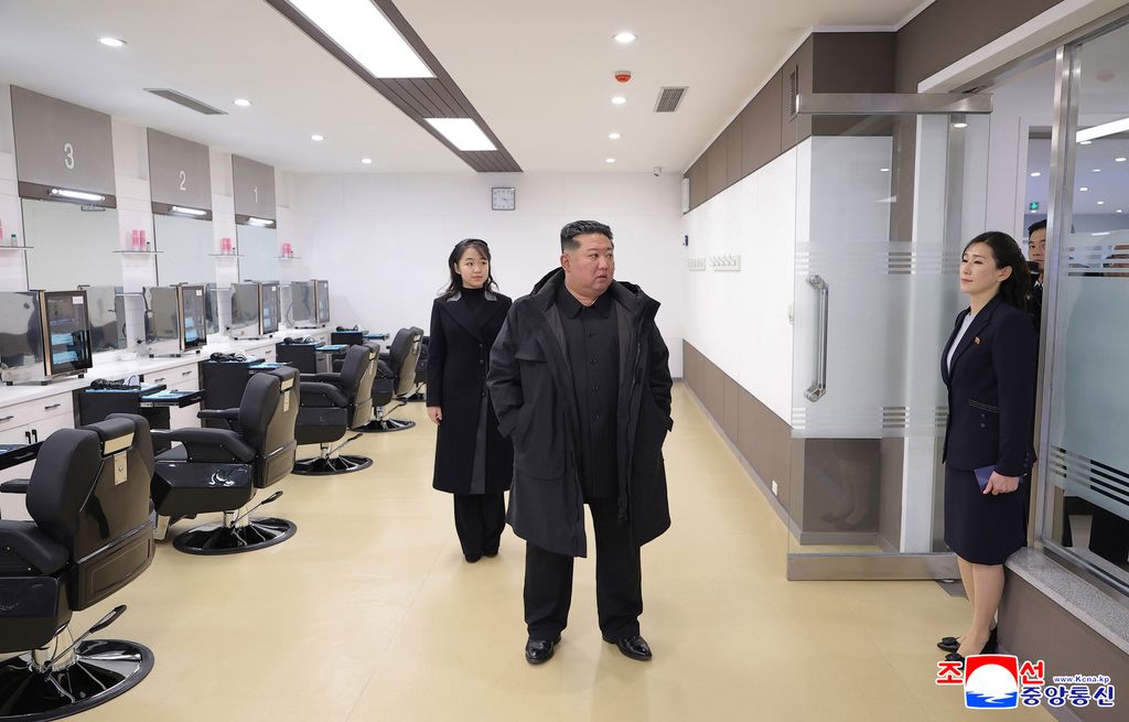 Today's News - Image 211