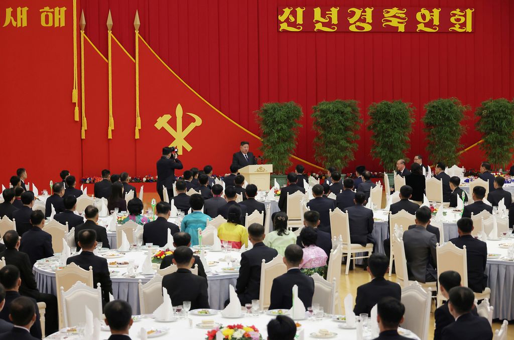 Banquet for Labor Innovators and Meritorious Persons Given in Celebration of New Year - Image 2