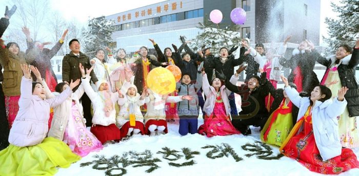 Proud Entities of New Life and Civilization Realized under Benevolence of Respected General Secretary