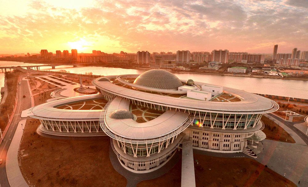 Kaleidoscopic Pyongyang in Great Kim Jong Un ’s Era - Image 2