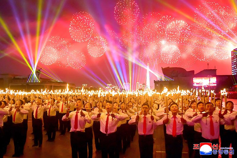 Public and torchlight processions climax celebrations of 80th founding anniversary of WPK - Image 35