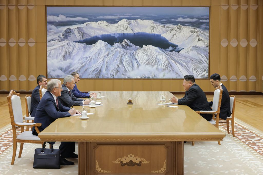 Respected Comrade Kim Jong Un Meets Secretary of Russian Security Council Sergei Shoigu - Image 5