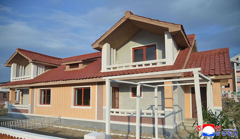 Ceremony of moving into new houses held at Kumsaem Farm of Kangwon Province - Image 4