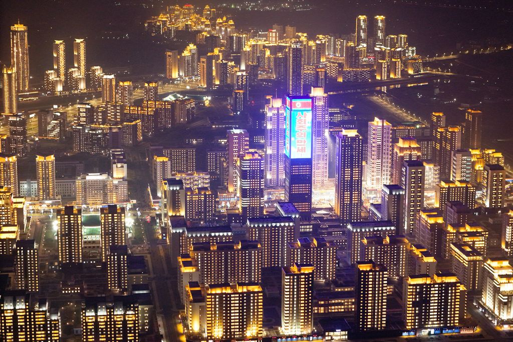 Another Spectacular Appearance Symbolic of New Heyday of Pyongyang Construction and Efflorescence of Pyongyang CultureInauguration Ceremony of 10 000 Flats at Third Stage in Hwasong Area Takes Place with Splendour - Image 37