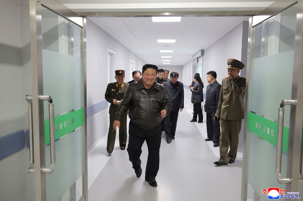RespectedComrade Kim Jong Un visits Kangdong County Hospital nearing completion - Image 3
